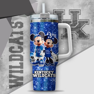 ncaa-kentucky-wildcats-mickey-and-minnie-couple-custom-stanley-quencher-40oz-stainless-steel-tumbler-with-handle-y82ao.jpg